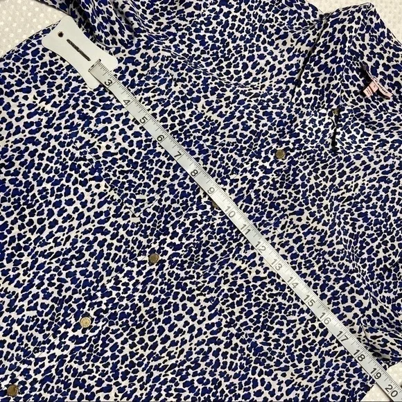 Juicy Couture Animal-Print Button-Up Top Small - Picture 7 of 12